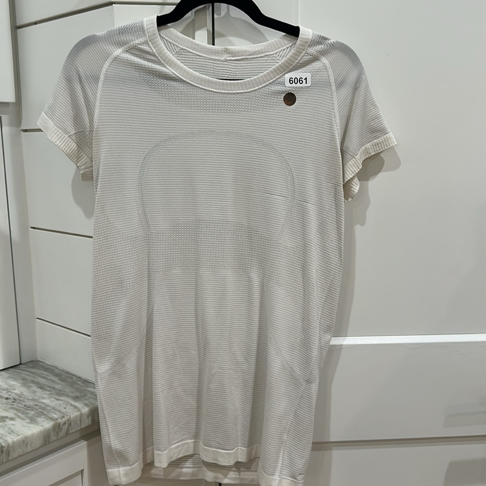 (6061) 🍋 LULULEMON RUN: Swiftly Tech Short Sleeve Crew Sz 10 **LOVED - Picture 6 of 10
